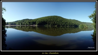 Le lac Chambon 
Assemblage de 3 prises de vues, réalisé sur le sentier  autour du lac.
Mots-clés: lac chambon auvergne massif sancy